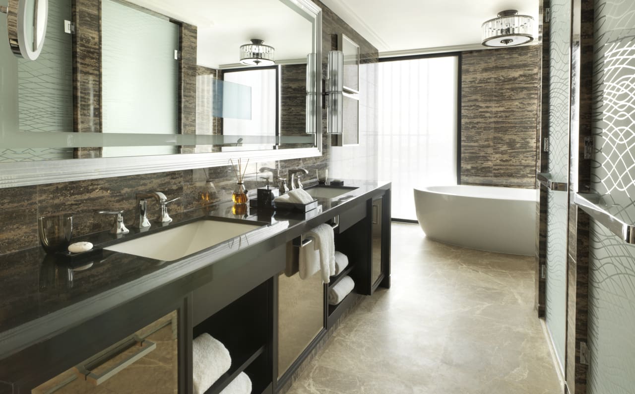 The charismatic Diverta basins are the perfect expression of Roca’s commitment to design and the best performance. Exclusive hotels need to rely on solutions with stylish design and maximum performance.1