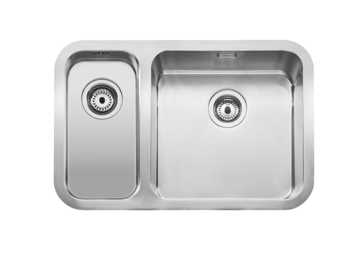 Stainless steel single bowl kitchen sink and left colander