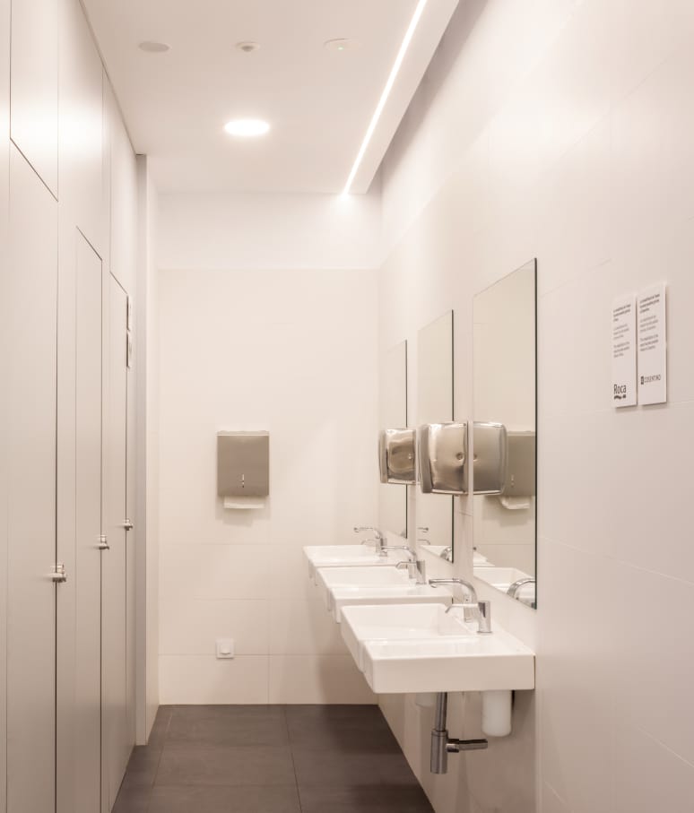 To update the bathrooms for contemporary demands while adhering to the integrity of the building, the products selected need to convey the modern ideals of its architecture and be accessible and inclusive. The linear and structural design of the wall-hung basins and the soft curves and stacked volumes of the Roca Rimless® wall-hung WC evoke timeless simplicity and the modernist ideals of Sert’s building. To accommodate all users, the Access collection was another essential product added into the bathrooms, including the Access WC seat and cover, comfort tilting mirror, grab bars and folding shower seat. The inclusion of public wall-mounted towel dispensers and waste bins enhanced the functionality of the space.17