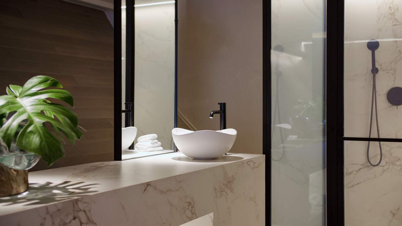 Roca's innovation and commitment to delivering exceptional bathroom experiences perfectly align with Hotel Unique's status as a symbol of luxury and design excellence in São Paulo. The 2024 renovation combines modernity with timeless elegance, enhancing the guest experience. To create a striking visual impact, Roca's Ona high-neck basin faucet in titanium black is paired with Ohtake and Horizon basins. Matt black Rainsense showers and Stella hand showers provide a refined sense of comfort, while Inspira toilets with rimless technology ensure a sustainable, sophisticated and minimalist bathroom design.