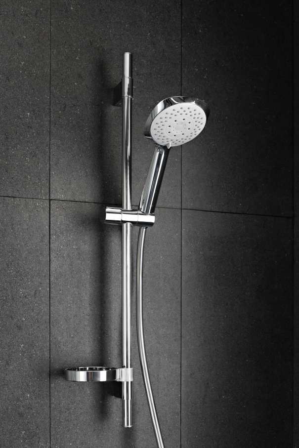 The hotel’s modern and minimalist bathrooms feature Roca solutions. Rainsense and Raindream showerheads add a touch of pampering, while the soft, rounded edges of the Meridian WCs, Element baths and The Gap basins evoke a connection with nature. In the public areas, Mural urinals and Inspira basins provide functionality and reinforce the hotel’s commitment to modern design and luxury.11