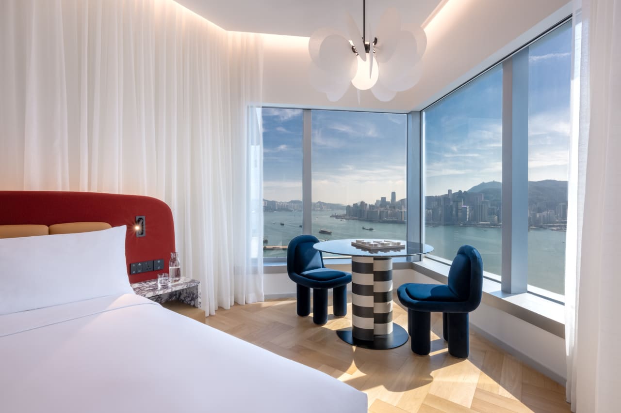 The Mondrian Hong Kong and Roca share a commitment to boundary-pushing creativity, evident in the hotel's theatrical interiors and innovative design. Roca's solutions, including The Gap WCs, Genova baths and Victoria-T thermostatic shower columns, combine functionality with sleek aesthetics. The overall guest experience is enhanced by such features as slow-closing seats and precise temperature control. The Toga basin faucet in brushed titanium black complements the bathroom's dark grey marble to create a sophisticated and dynamic atmosphere.2