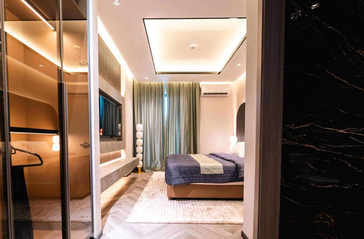 The Roca products featured in the bathrooms and kitchens of all residences perfectly complement the Tower’s affluent style. The elegant shape of the Roca WC collections including the Nexo, Meridian-N wall-hung WC and the Gap wall-hung WC, with soft-closing seat and cover, were the ideal solution in the bathroom spaces. To create a luxurious shower experience, Roca provided the round Rainsense overhead shower and the Stella hand-shower, with some residences featuring the voluminous Virginia bath. Sophisticated design elements including over countertop basins including the Inspira Fineceramic® and the Roca Bol basin further enhanced the interior design of every home.3