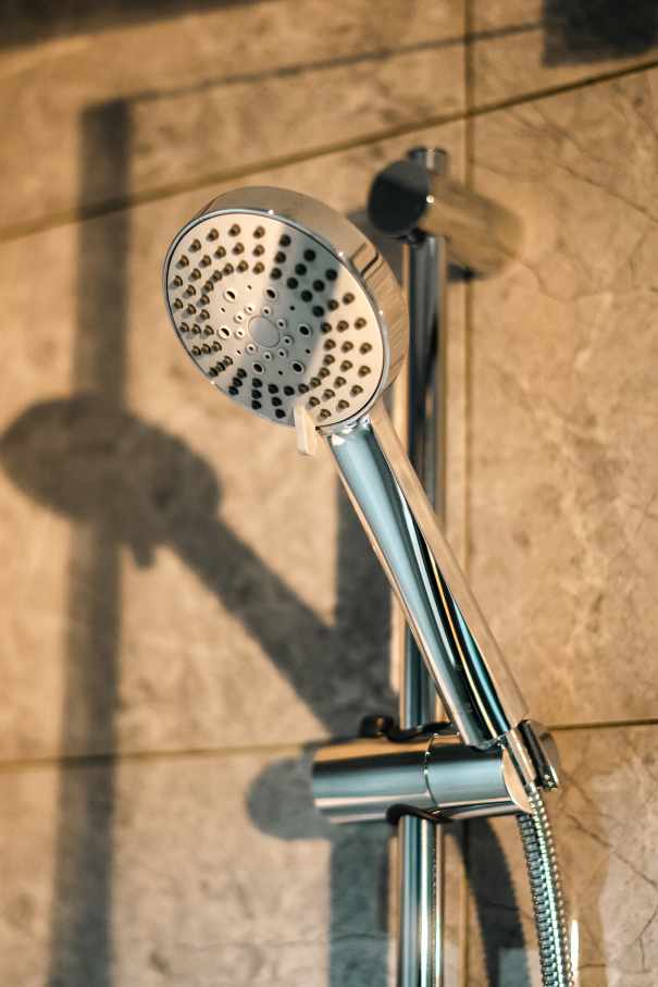 The Roca products featured in the bathrooms and kitchens of all residences perfectly complement the Tower’s affluent style. The elegant shape of the Roca WC collections including the Nexo, Meridian-N wall-hung WC and the Gap wall-hung WC, with soft-closing seat and cover, were the ideal solution in the bathroom spaces. To create a luxurious shower experience, Roca provided the round Rainsense overhead shower and the Stella hand-shower, with some residences featuring the voluminous Virginia bath. Sophisticated design elements including over countertop basins including the Inspira Fineceramic® and the Roca Bol basin further enhanced the interior design of every home.15