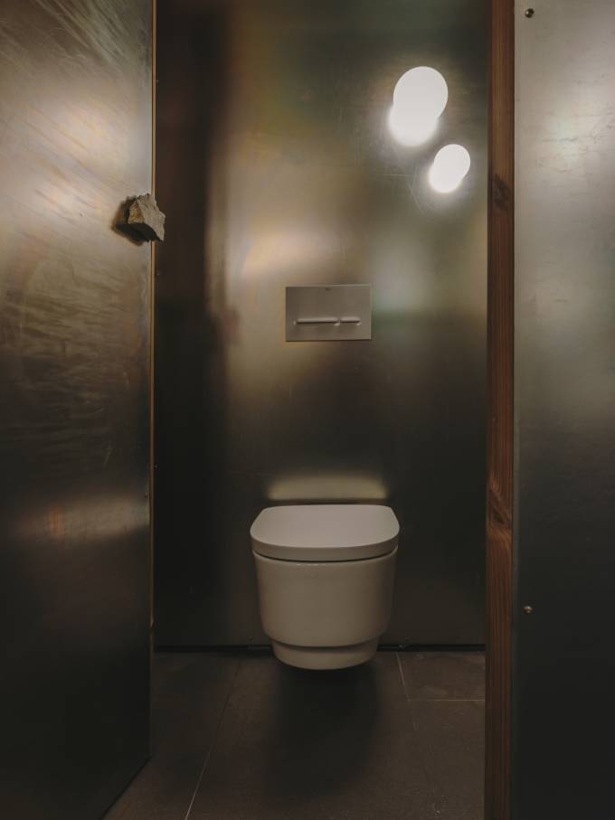 Carulla’s design for the property’s restaurant, Esperit Roca, embraces soft, muted earth-tones with concrete walls, stone accents and warm lighting to create a space that evokes an understated sophistication and a welcoming atmosphere. In the bathrooms, they selected the Tura Roca Rimless® wall-hung WC, designed by Carulla, for a cohesive aesthetic. Like the restaurant itself, the sculptural design of the WC is inspired by the Mediterranean landscape of the region. They also selected the Loft electronic mixer, which integrates naturally into a rough-hewn stone basin. The almost industrial form of the faucet complements the rawness of the stone and darkened space, while the electronic technology provides water efficiency and simplicity.8