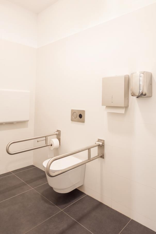 To update the bathrooms for contemporary demands while adhering to the integrity of the building, the products selected need to convey the modern ideals of its architecture and be accessible and inclusive. The linear and structural design of the wall-hung basins and the soft curves and stacked volumes of the Roca Rimless® wall-hung WC evoke timeless simplicity and the modernist ideals of Sert’s building. To accommodate all users, the Access collection was another essential product added into the bathrooms, including the Access WC seat and cover, comfort tilting mirror, grab bars and folding shower seat. The inclusion of public wall-mounted towel dispensers and waste bins enhanced the functionality of the space.22