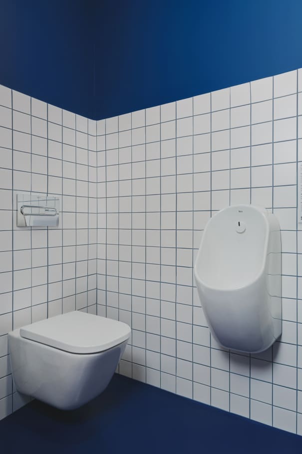 Key to this initiative is the award-winning W+W, an ingenious combination of washbasin and toilet that reduces water consumption by up to 25%. Incorporated into the design is the Single Pro faucet, which features an advanced cartridge that minimises water consumption and reduces CO2 emissions, exemplifying Roca's integration of technology and environmental responsibility. Roca's Proton urinals add to the efficiency with their minimalist design and a touchless flushing system that uses just 0.5 litres per flush. Combined with The Gap wall-hung toilets and PL1 dual flush plates, Roca delivers a seamless blend of functionality and style for public spaces. The Gap Round over countertop basins further enhance the overall aesthetic of the museum’s toilets. Extending its sustainability beyond the toilets, the museum also engages visitors with interactive exhibits that promote environmental awareness and encourage water-saving habits.3